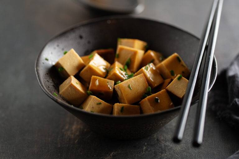 Co to jest tofu jak smakuje i jakie ma właściwości Veganation